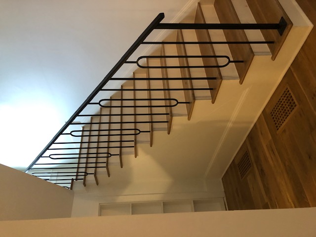 A simple modern design in Atlanta for this interior railing